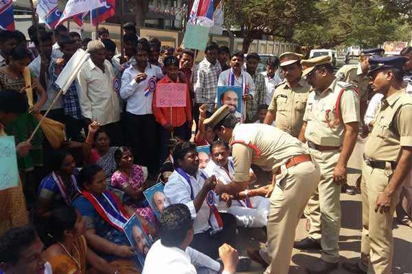 రిజర్వేషన్‌ స్టోరీలో మరో ట్విస్ట్‌ !?