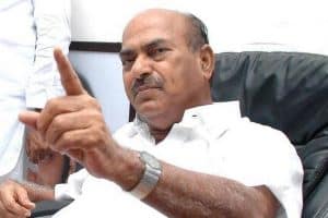 బాబుపై పువ్వులు.. జ‌గ‌న్ పై రాళ్లు వేసిన‌ జేసీ!