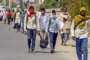 మనుషులు కారా..? లక్షల కోట్ల లెక్కల్లోకి ఎక్కని కూలీలు..!