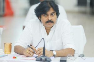 ప‌వ‌న్ రాజ‌కీయం: ఇండ‌స్ట్రీ మౌనం కూడా వ్యూహాత్మ‌క‌మే!