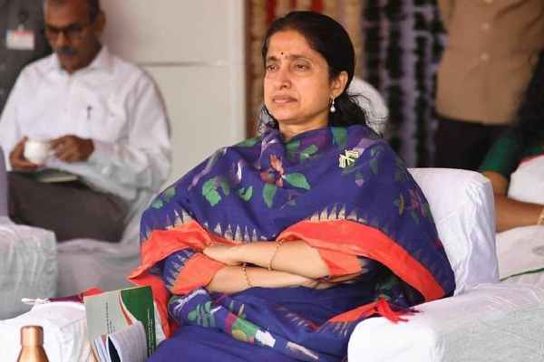 సోషల్ మీడియా సంస్థలకు వైఎస్ భారతి లీగల్ నోటీసులు!