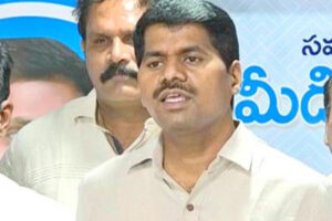 ఉద్యోగసంఘం రామిరెడ్డికి బాటిళ్ల ఖర్చే మిగిలింది !