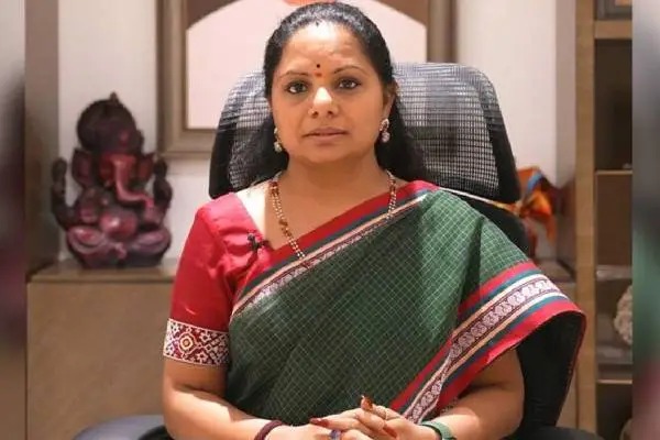 కవిత బలోపేతానికి కాంగ్రెస్ సాయం !