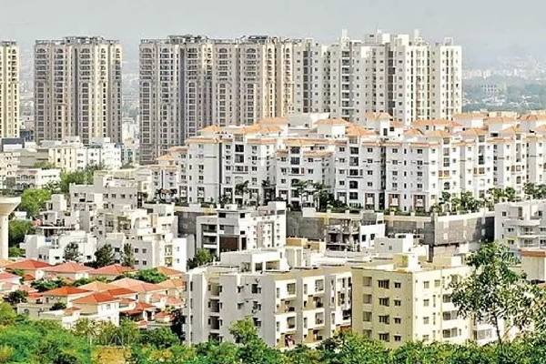 కొనలేనంతగా రేట్లు – పడిపోతున్న అపార్టుమెంట్ సేల్స్