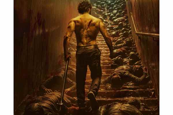 ఇక సుధీర్ బాబు ర‌క్త‌పాతం