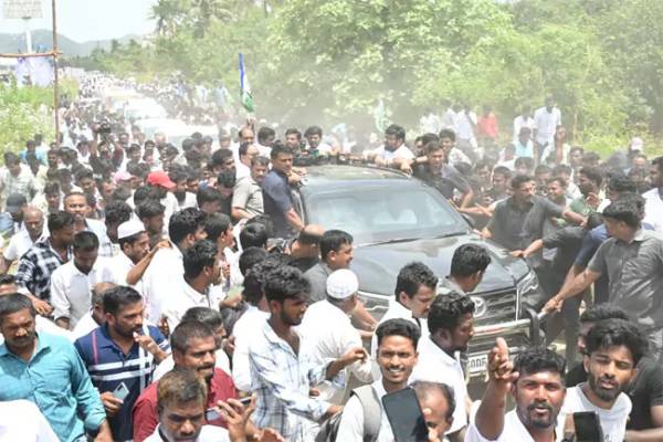 జగన్ ఈవెంట్ పాలిటిక్స్ – తోతాపురి షో ఫ్లాప్ !