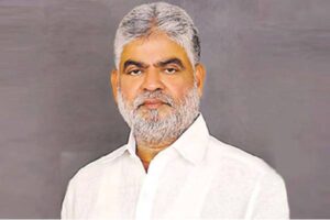 గడువు ముగిసింది..స్పీకర్ నిర్ణయం తీసుకోలేదు !