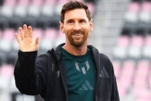 మెస్సి మానియా – ఇది డబ్బున్నోళ్ల గోల !