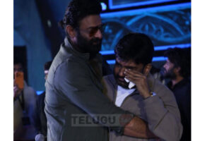 మారుతి క‌న్నీళ్లు.. కర్చీఫ్‌లు త‌డిచిపోయాయి