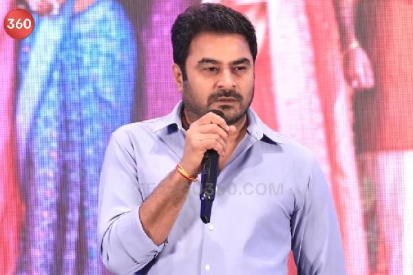 కలెక్షన్ పోస్టర్స్.. తీసిపారేసిన నిర్మాత