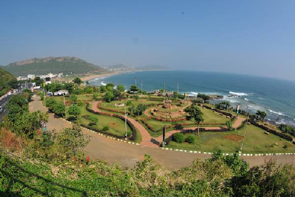 భీమిలి కారిడార్‌లో ఆకాశానికి భూముల ధరలు!