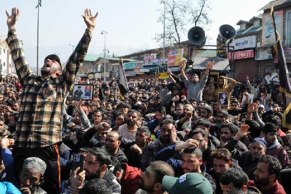 మతం కోసం నిరసనలు – మరి దేశం !?