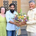 Chandrababu Naidu visits Pawan Kalyan residence