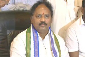 వైసీపీ వాసుపల్లి…సాక్షిని బ్యాన్ చేశారు!