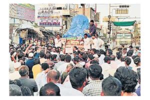 విగ్రహాలు పగలగొడితే ఎవరికి లాభం!?