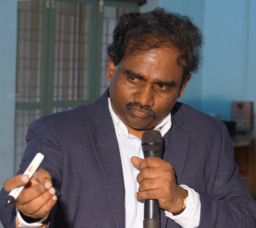 KCR blocking Andhra bound investors: Ravela