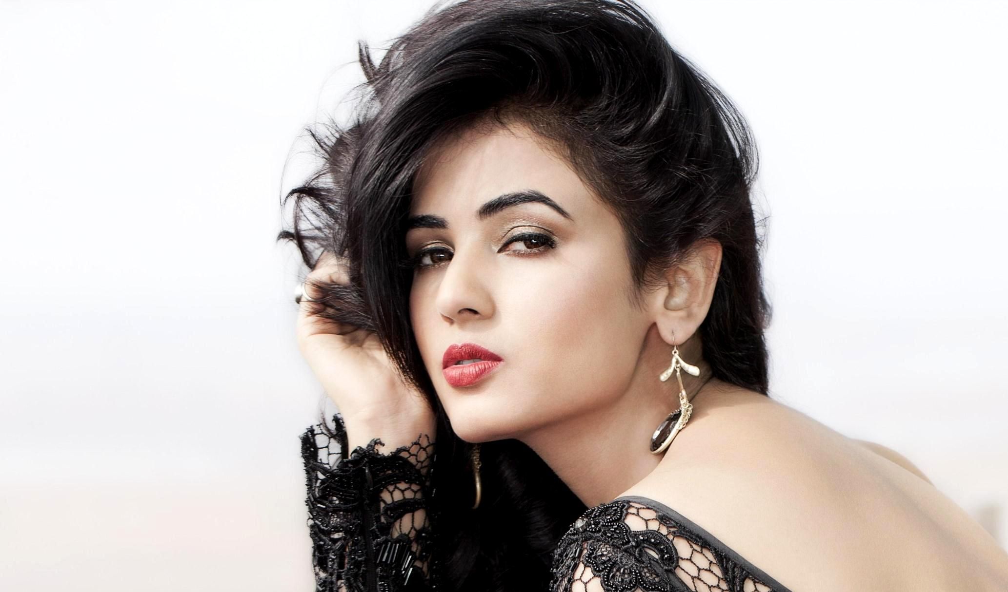 Interview With Ravishing Sonal Chauhan