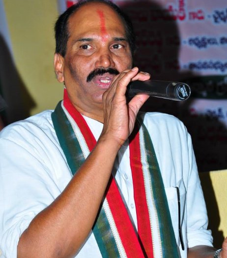 TRS is scared of Rahul Gandhi: Uttam