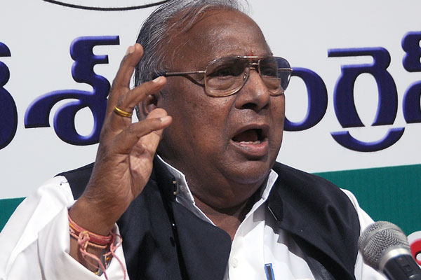 V Hanumantha Rao calls Pragathi Nivedana Sabha a picnic