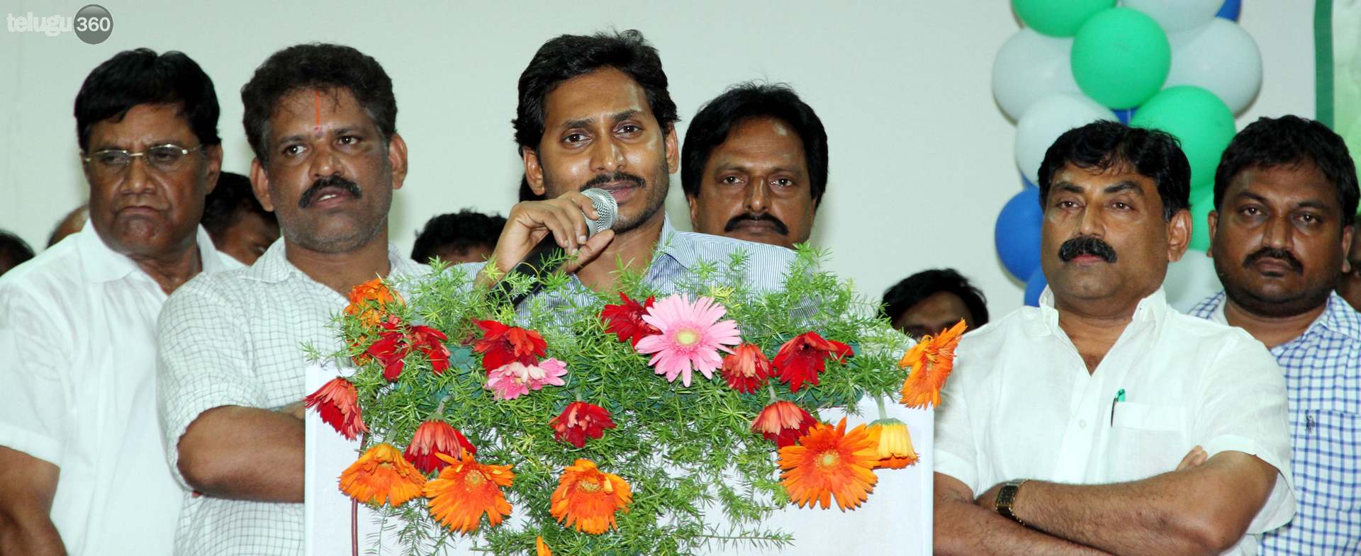 Jagan to stage dharna on Sept 30 for tobacco farmers