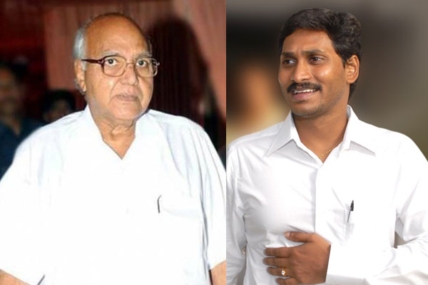 Jagan meets Ramoji while Naidu in Delhi