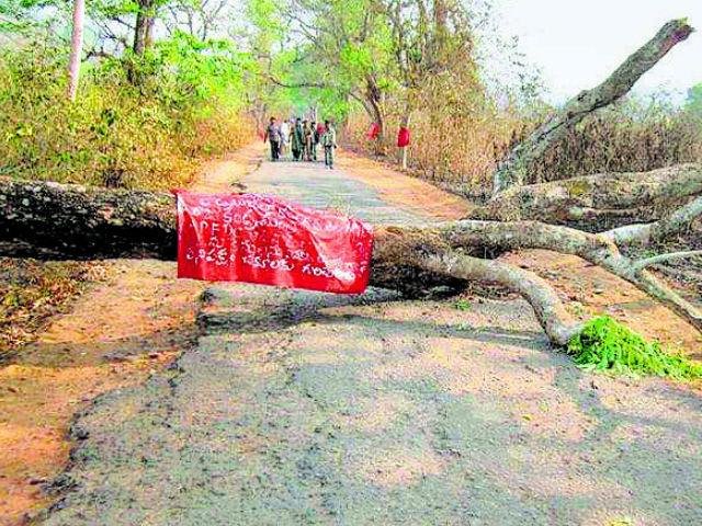Maoists release the Tribals unharmed