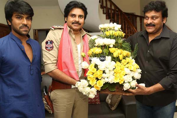 Pawan Kalyan meets Chiru, congratulates for success of Bruce Lee