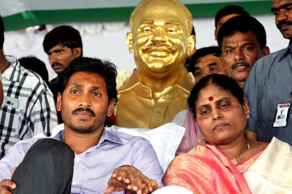 Vijayamma worried over jagan’s health