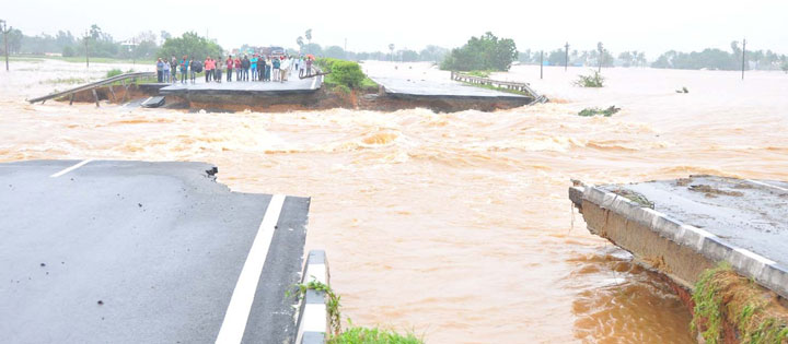 Rains washed away Rs 800 Cr roads in AP