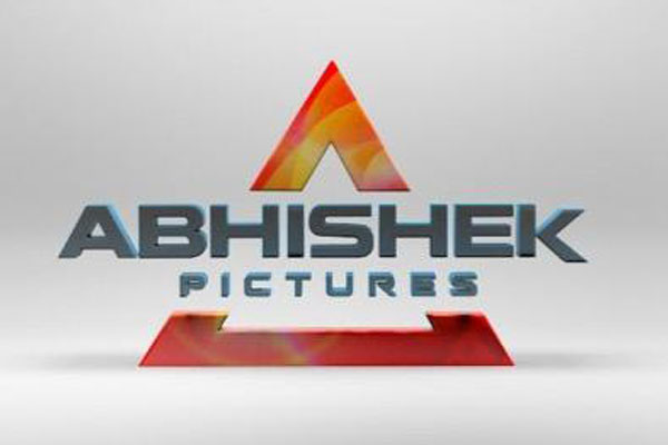 Abhishek-pictures in trouble