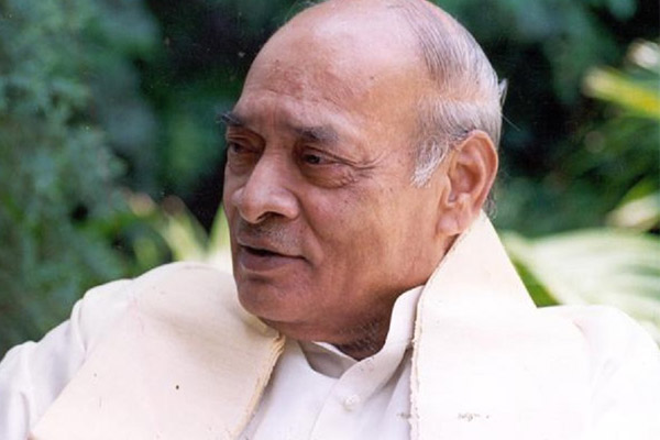 New Book Reveals That Narasimha Rao Spied On Sonia Gandhi The Day After Babri Masjid Was Demolished