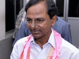 TS CM flies to Mumbai to sign crucial pacts