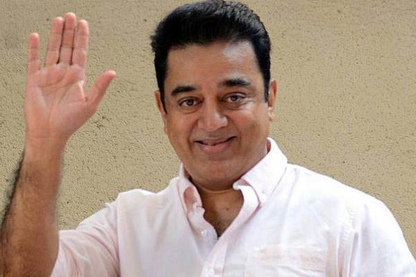 Kamal Haasan meets fans amid speculation on political plunge