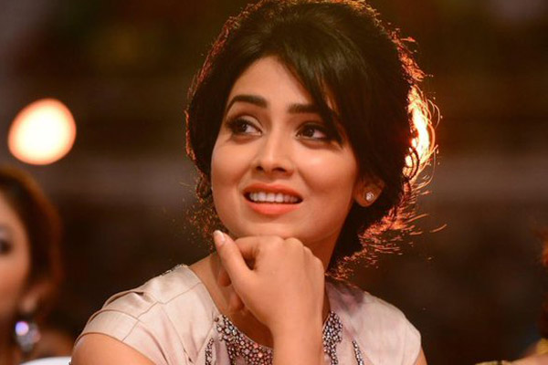 Shriya Saran signs an Item Number