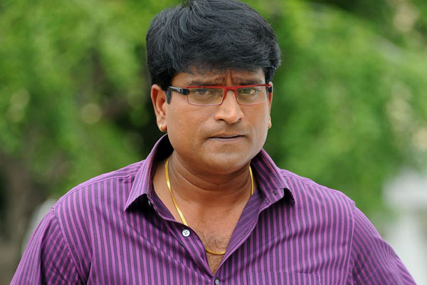 Ravi Babu planning a film with an old actor