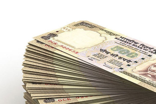 Corporate colleges disbursing salary in old notes!