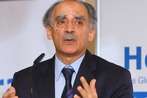 Arun Shourie flays `insecurity’ haunting Narendra Modi