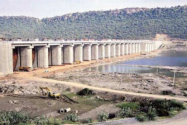 A new controversy among Telugu states over Pulichintala water level, Telangana, Andhra Pradesh, Pulichintala project, Telangana irrigation minister T Harish Rao, AP counterpart Devineni Umamaheswara Rao