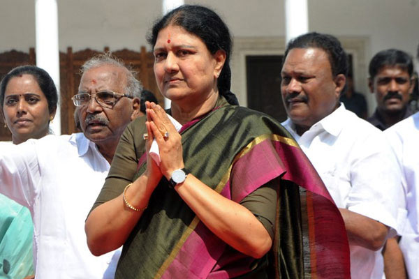 Tag of `dual power structure’ brought to make Sasikala as CM