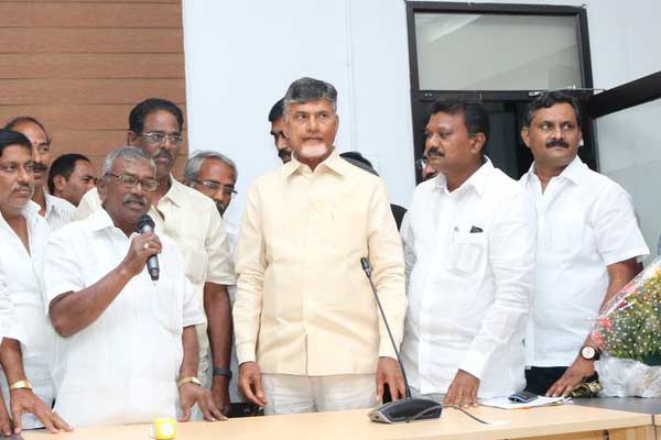 Andhra to float Rs 1,000 crore bonds for Amaravati capital development, Chandrababu