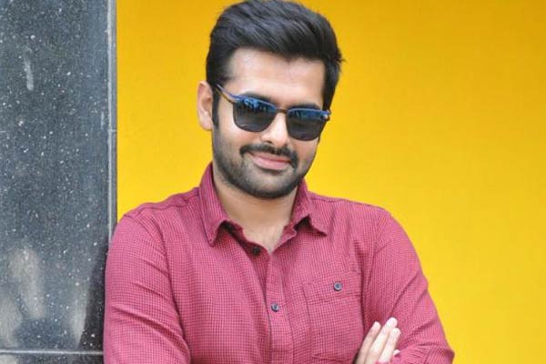 Young hero’s next titled Vunnadi Okate Zindagi ?