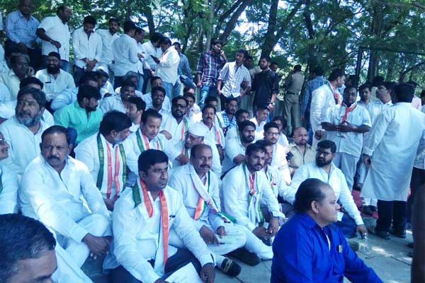Congress leaders detained as protest intensifies over ‘Dharna Chowk’