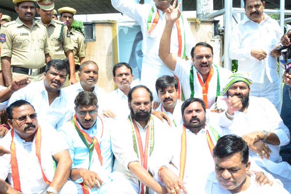 Telangana opposition protest shifting of ‘Dharna Chowk’