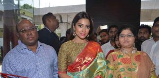 Shriya launches VRK Silks