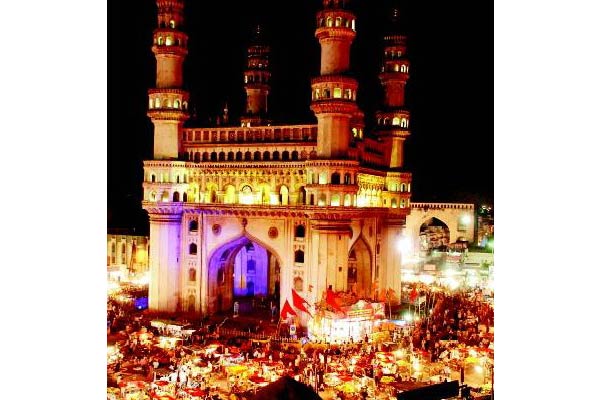 Ramazan shopping keeps Hyderabad bright and alive at night