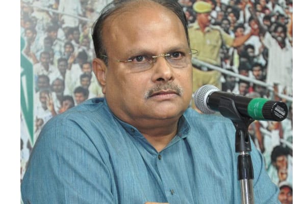 Yanamala vents angry on YSRCP over iniquitous emails to World Bank