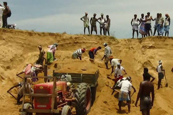 Illegal sand mining rampant in Mahabubnagar