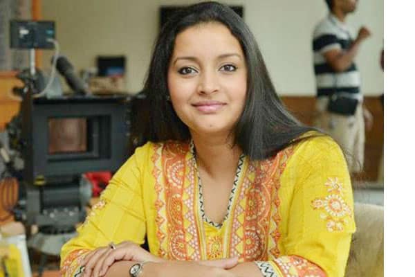 Renu Desai’s “U” turn surprises many