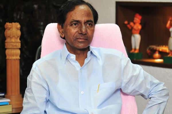 KCR wants Centre to devolve more funds to states