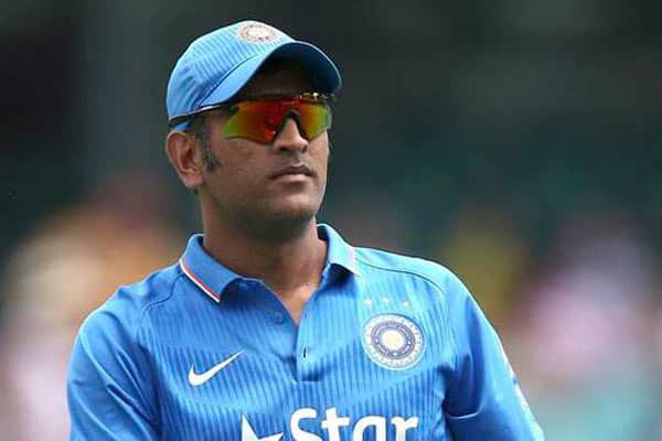 Some jealous people waiting to see end of Dhoni’s international career: Shastri